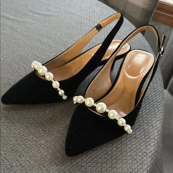 Black Heels with Pearl Embellishments - Picture 1 of 6